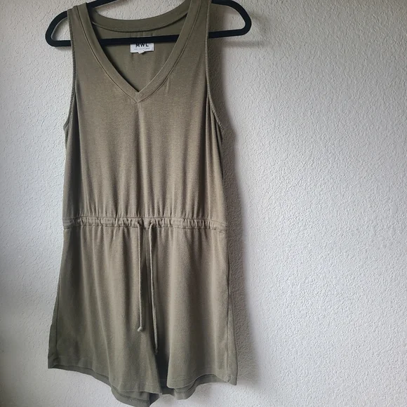 MWL Breeze Drawstring Romper Olive Green Sleeveless Women's Size M - Picture 2 of 11